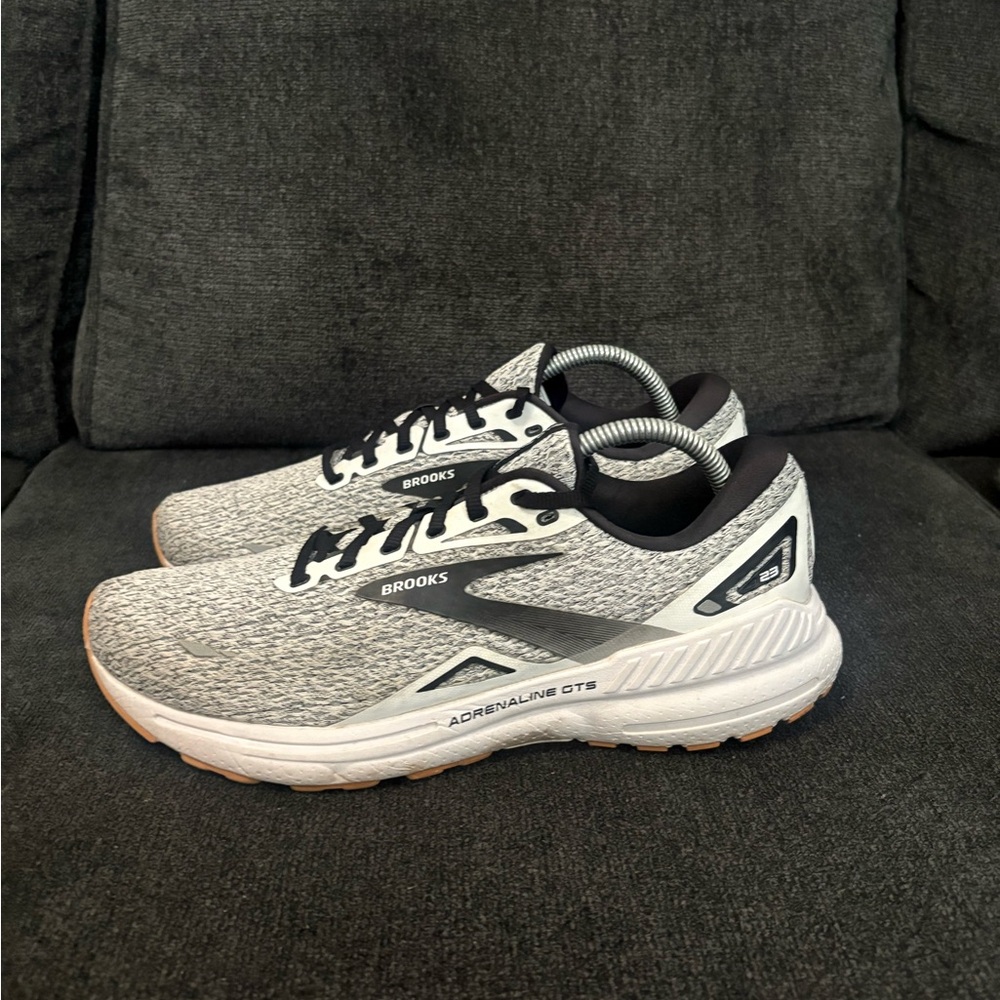 Brooks Adrenaline GTS 23 Men's Running Shoes Gray Black Gum Sole Size 10 - Picture 4 of 8